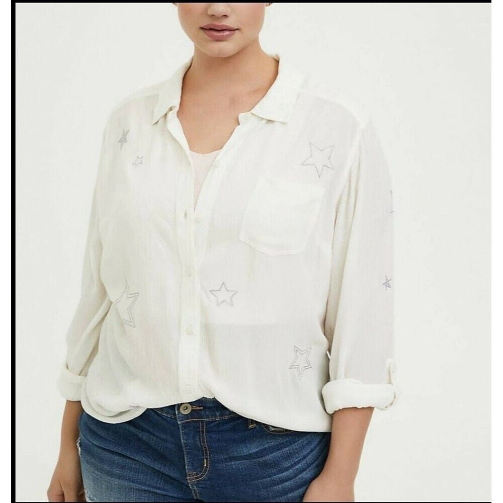 Torrid  Stars Buttons Up Blouse White‎ Plus Size 5 Relaxed Fit Roll Tab
